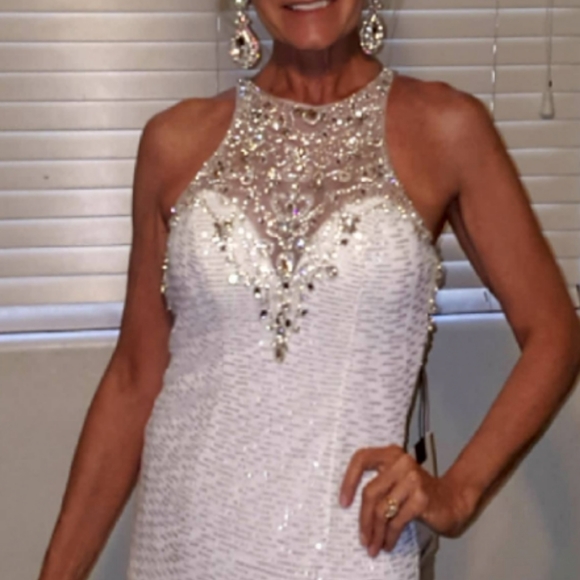 Dress - Picture 4 of 7